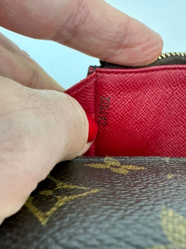 CARTEIRA LOUIS VUITTON EMILLY - Image 21