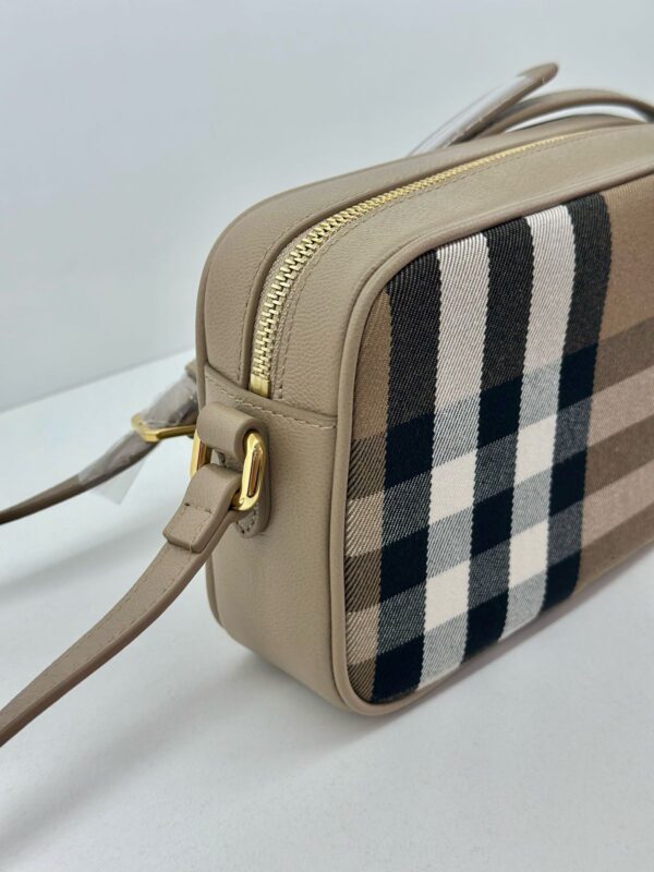 BOLSA BURBERRY CHECK XADREZ CAMERA - Image 11