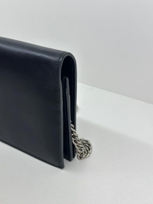 BOLSA GUCCI LOGO CHAIN WALLET E CLUTCH - Image 11