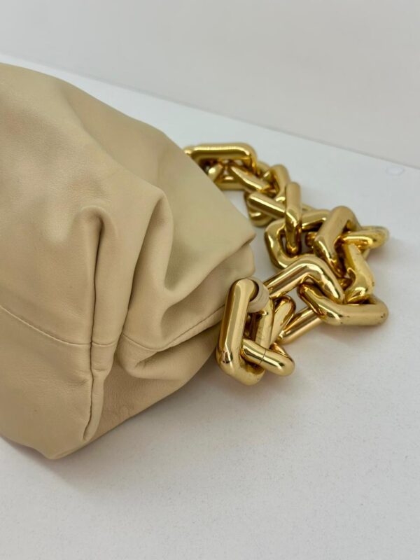 BOLSA BOTTEGA VENETA CHAIN POUCH - Image 12