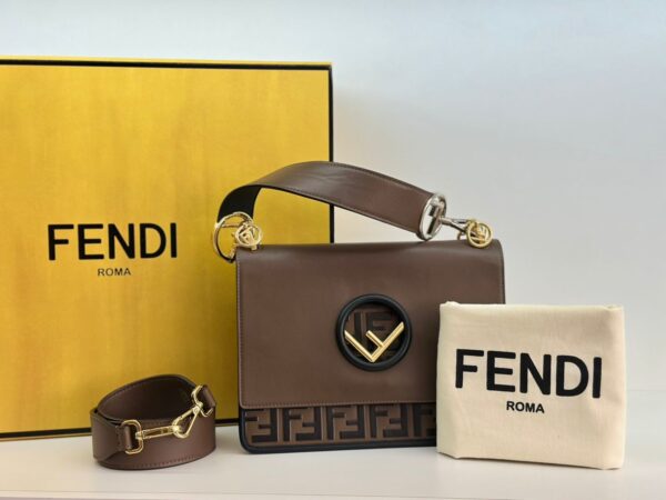 BOLSA FENDI KAN I LOGO