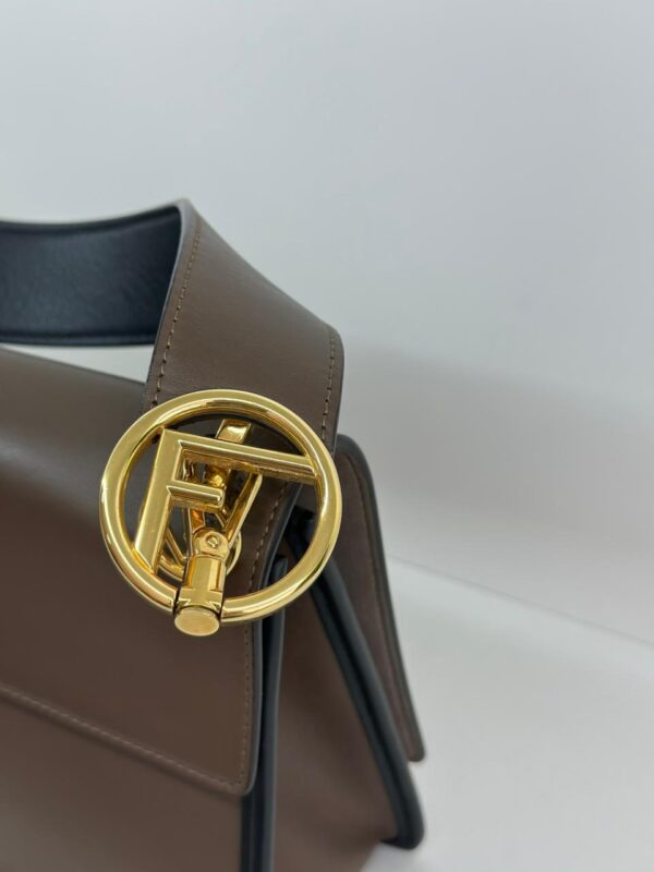 BOLSA FENDI KAN I LOGO - Image 16