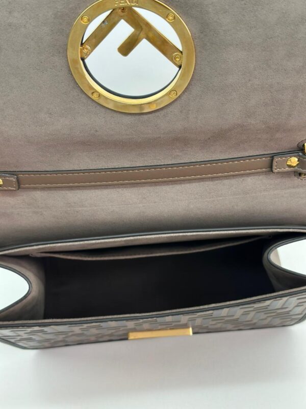 BOLSA FENDI KAN I LOGO - Image 30