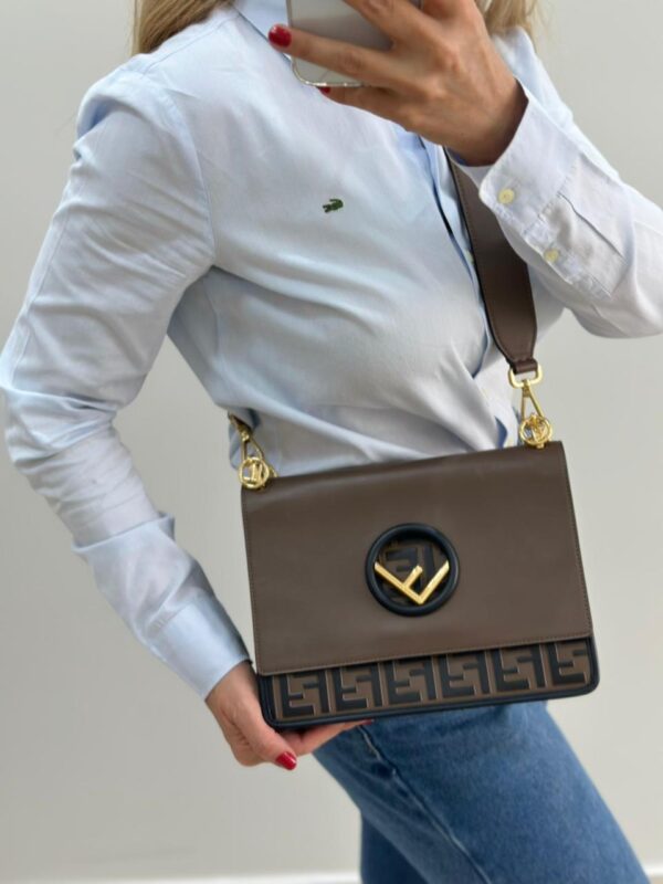 BOLSA FENDI KAN I LOGO - Image 32