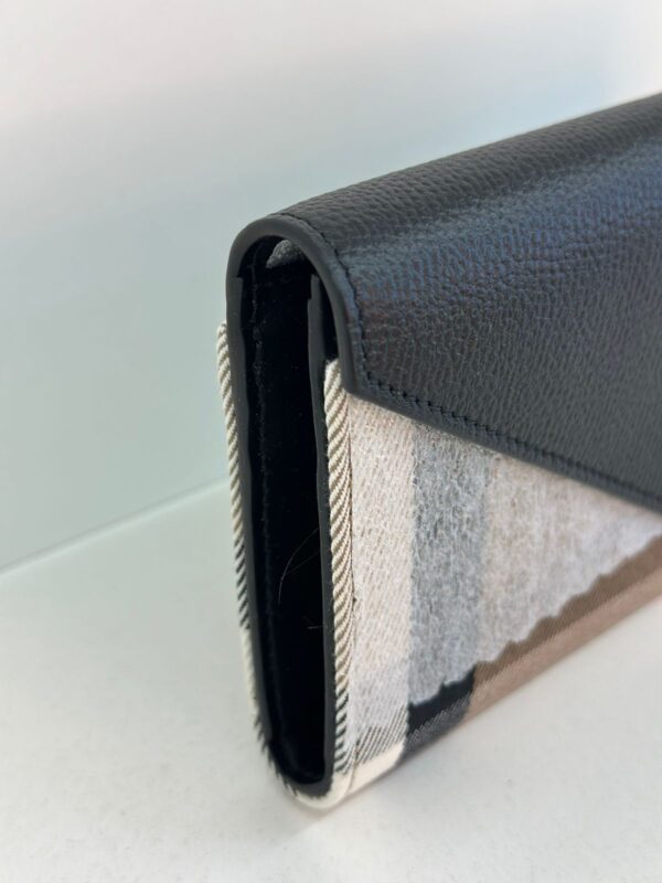 CARTEIRA BURBERRY HALTON CHECK GRAIN WALLET BLACK - Image 6