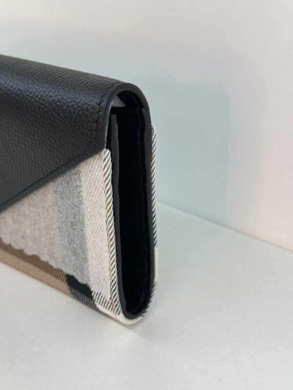 CARTEIRA BURBERRY HALTON CHECK GRAIN WALLET BLACK - Image 7