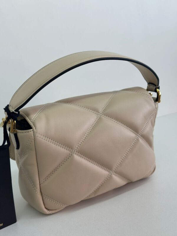BOLSA VERSCE TOP HANDLE - Image 8
