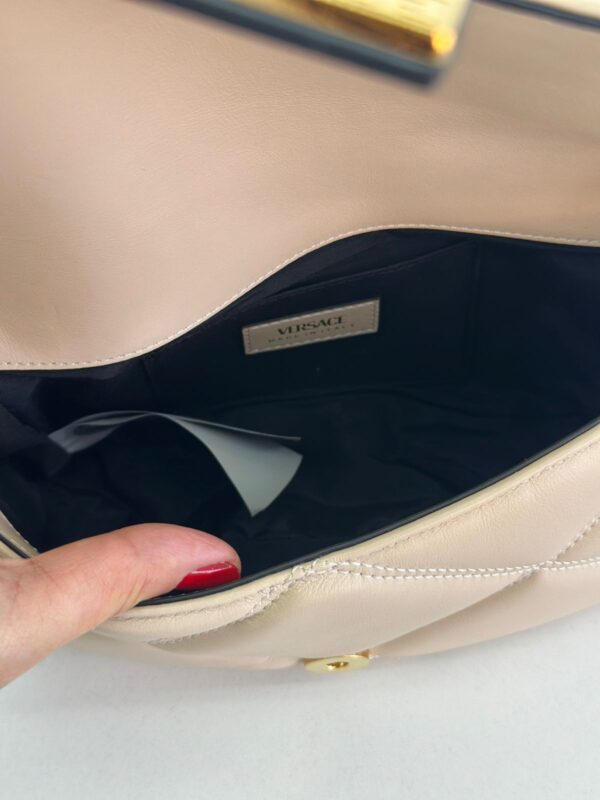 BOLSA VERSCE TOP HANDLE - Image 21