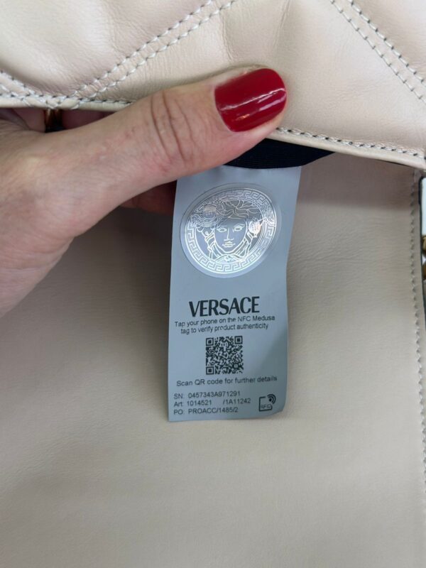 BOLSA VERSCE TOP HANDLE - Image 19