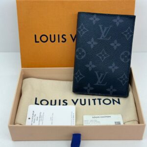 PORTA PASSAPORTE E CARTÕES LOUIS VUITTON ECLIPSE