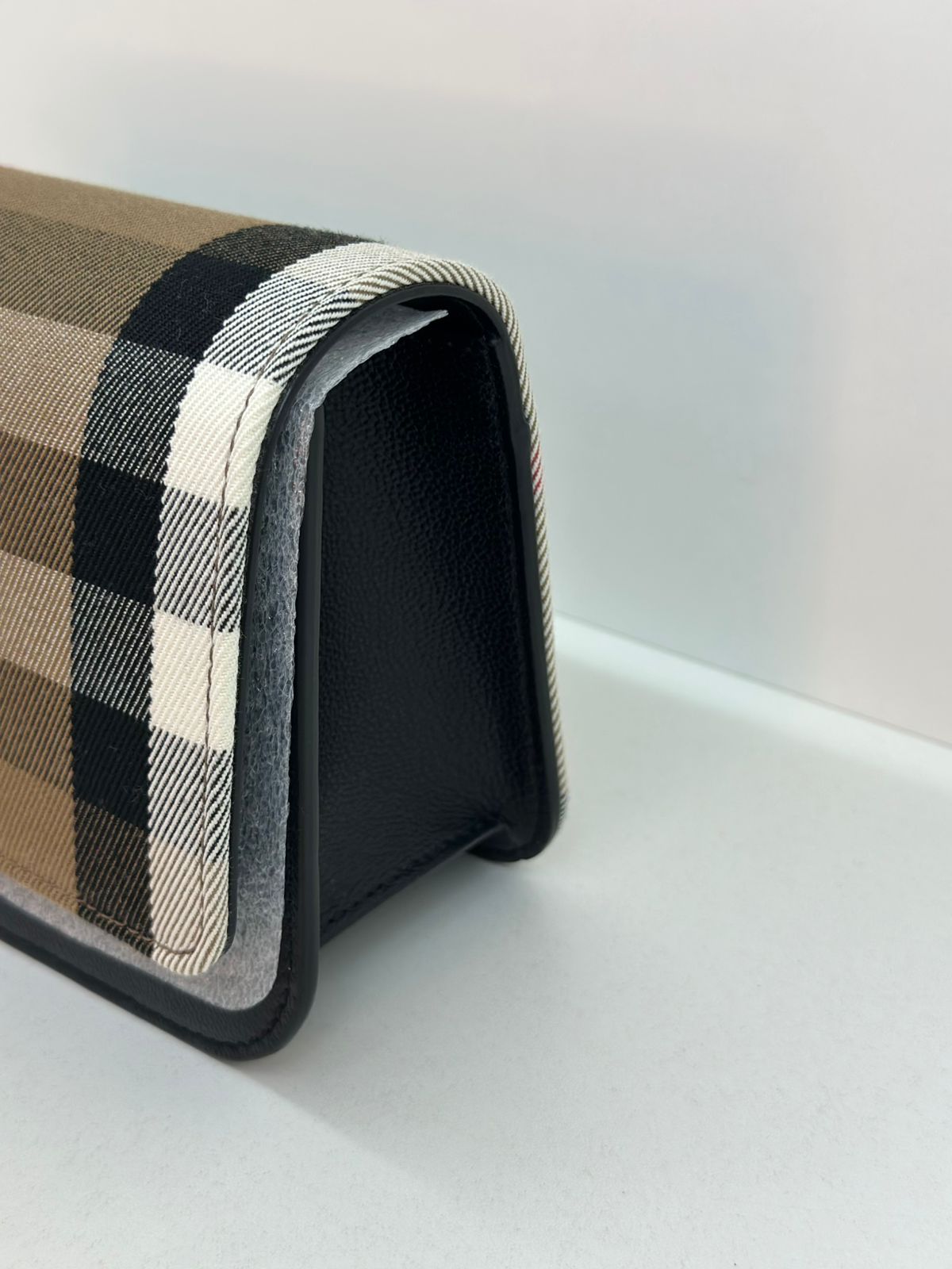 BOLSA BURBERRY MADISON PRETA - Imagem 6