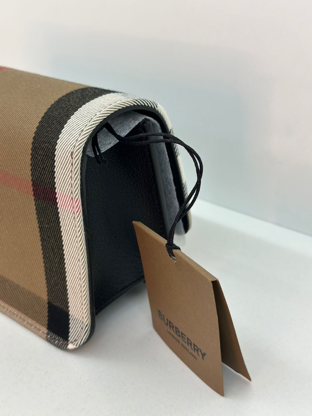 BOLSA BURBERRY MADISON PRETA - Imagem 10