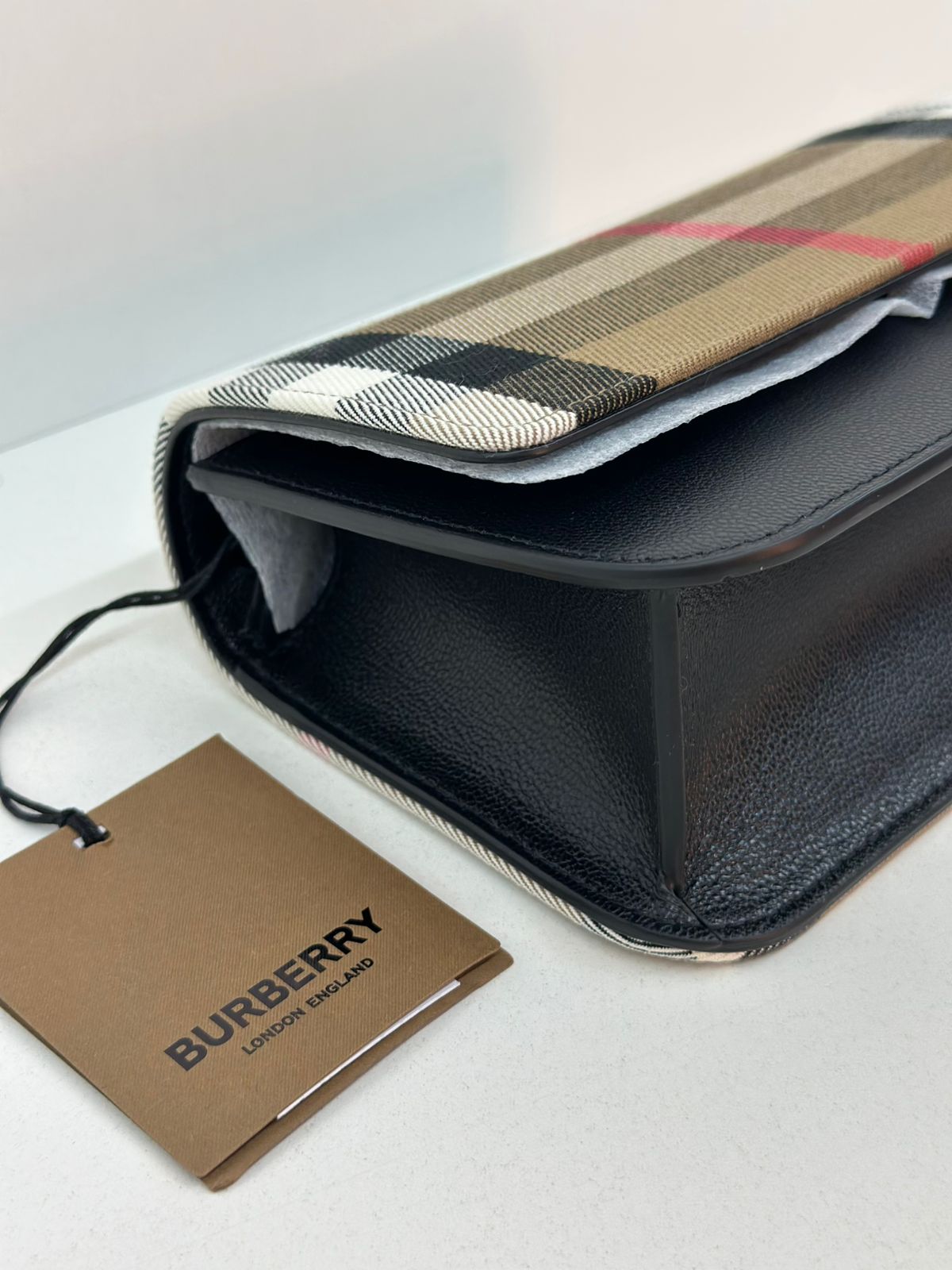 BOLSA BURBERRY MADISON PRETA - Imagem 12