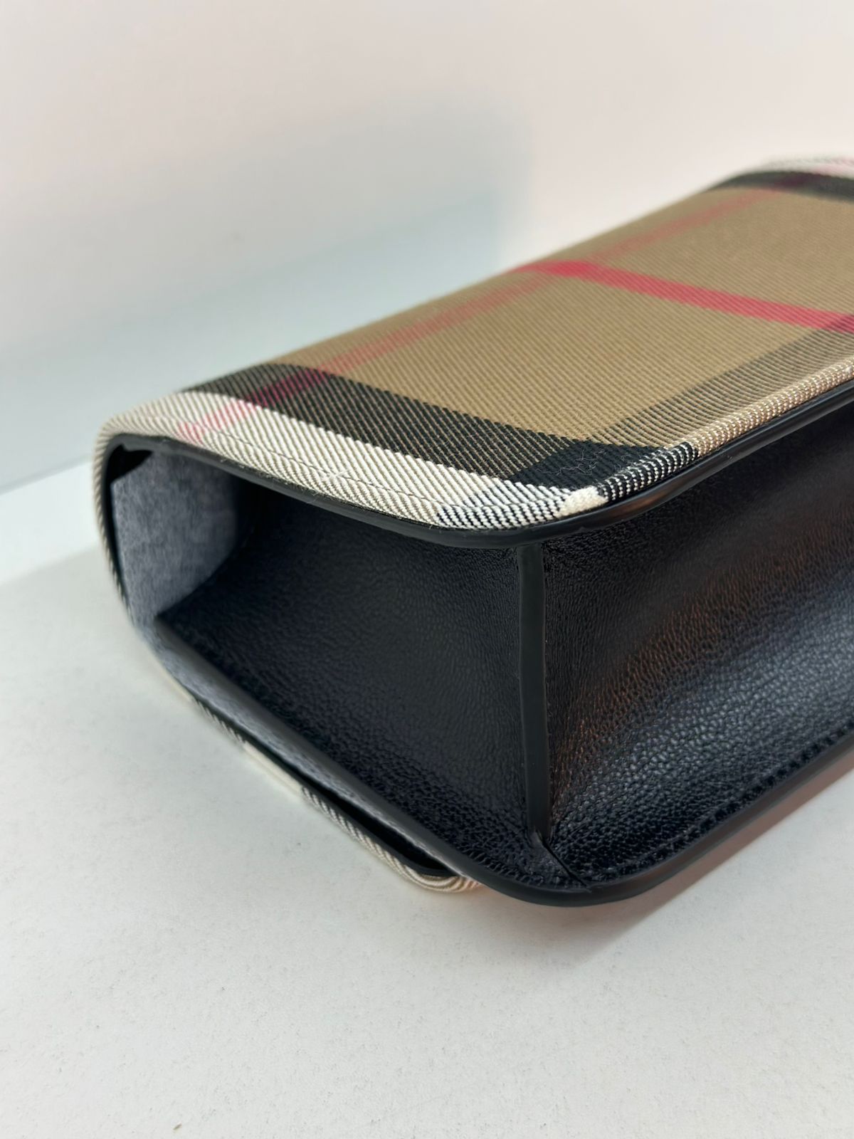 BOLSA BURBERRY MADISON PRETA - Imagem 15