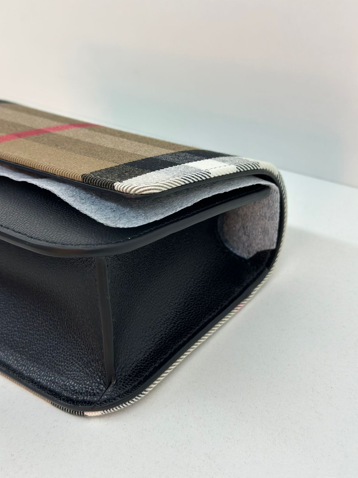 BOLSA BURBERRY MADISON PRETA - Imagem 13