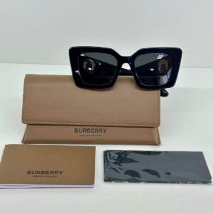 ÓCULOS BURBERRY DAISEY