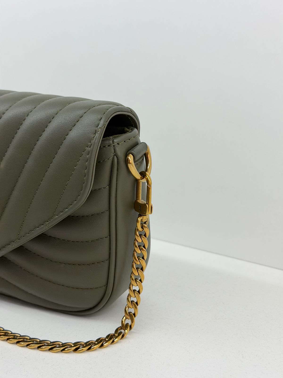 BOLSA LOUIS VUITTON NEW WAVE POCHETTE - Imagem 7