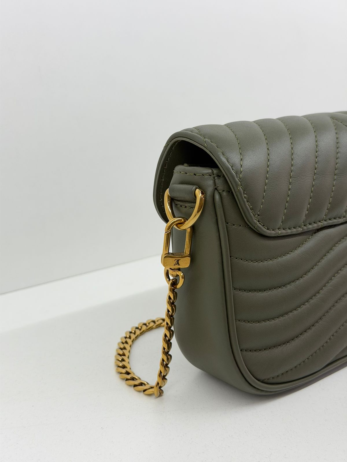 BOLSA LOUIS VUITTON NEW WAVE POCHETTE - Imagem 11