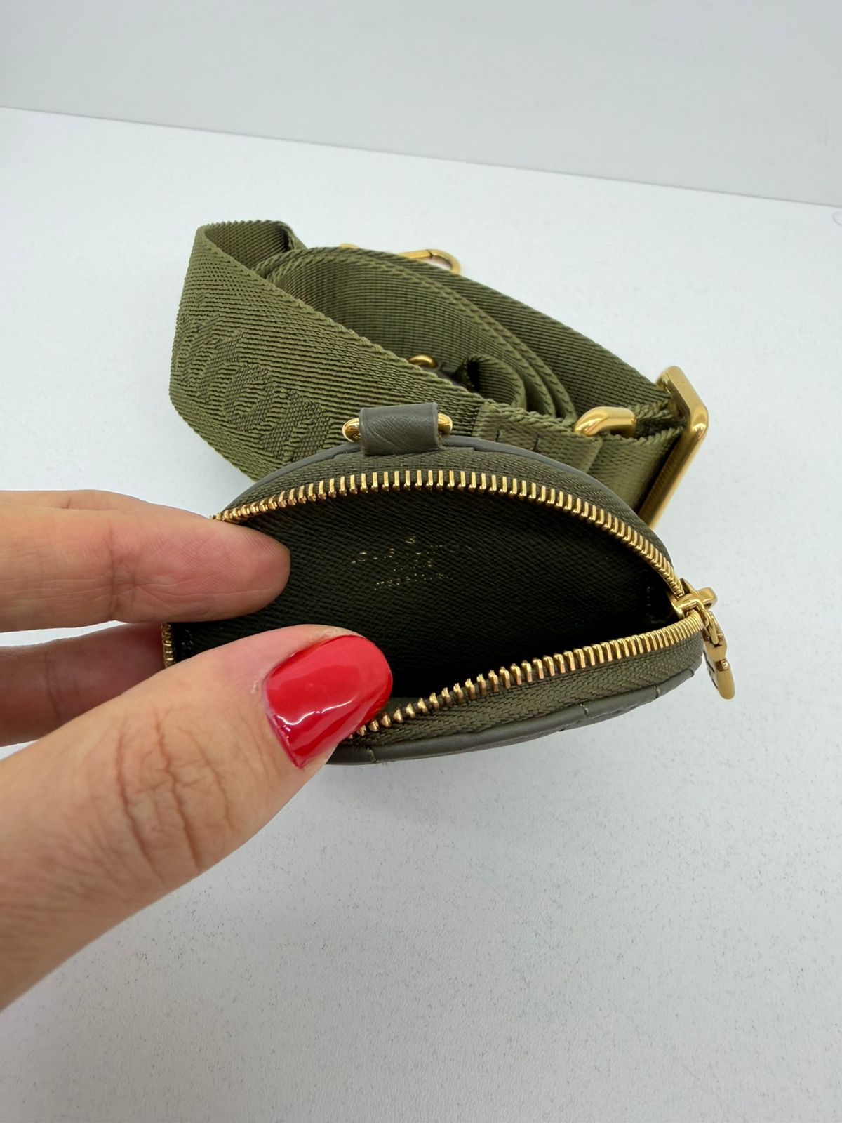 BOLSA LOUIS VUITTON NEW WAVE POCHETTE - Imagem 22