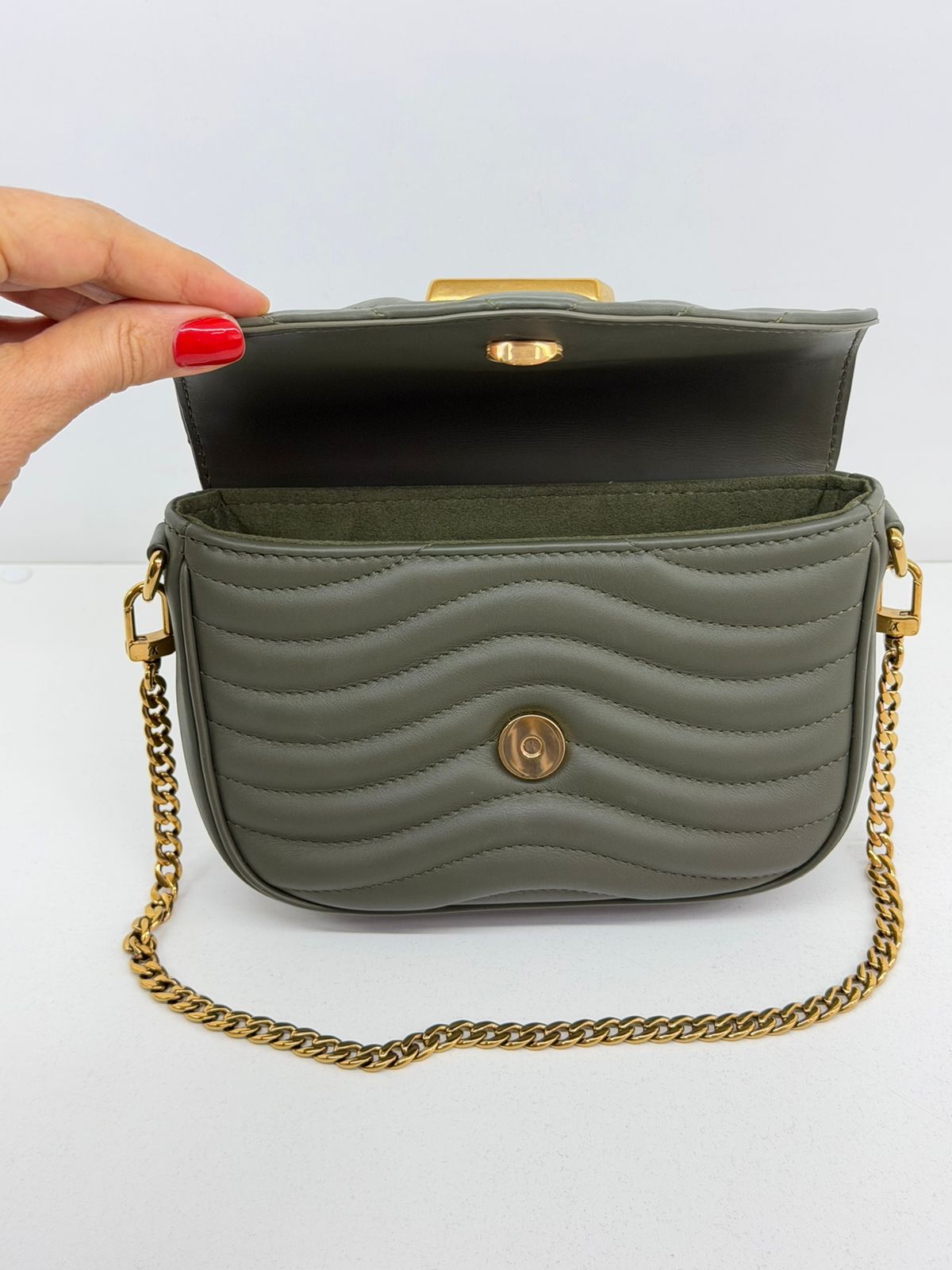 BOLSA LOUIS VUITTON NEW WAVE POCHETTE - Imagem 23