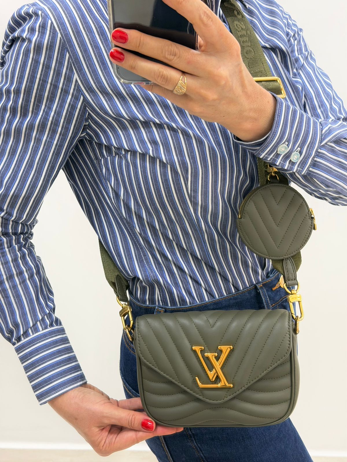 BOLSA LOUIS VUITTON NEW WAVE POCHETTE - Imagem 29