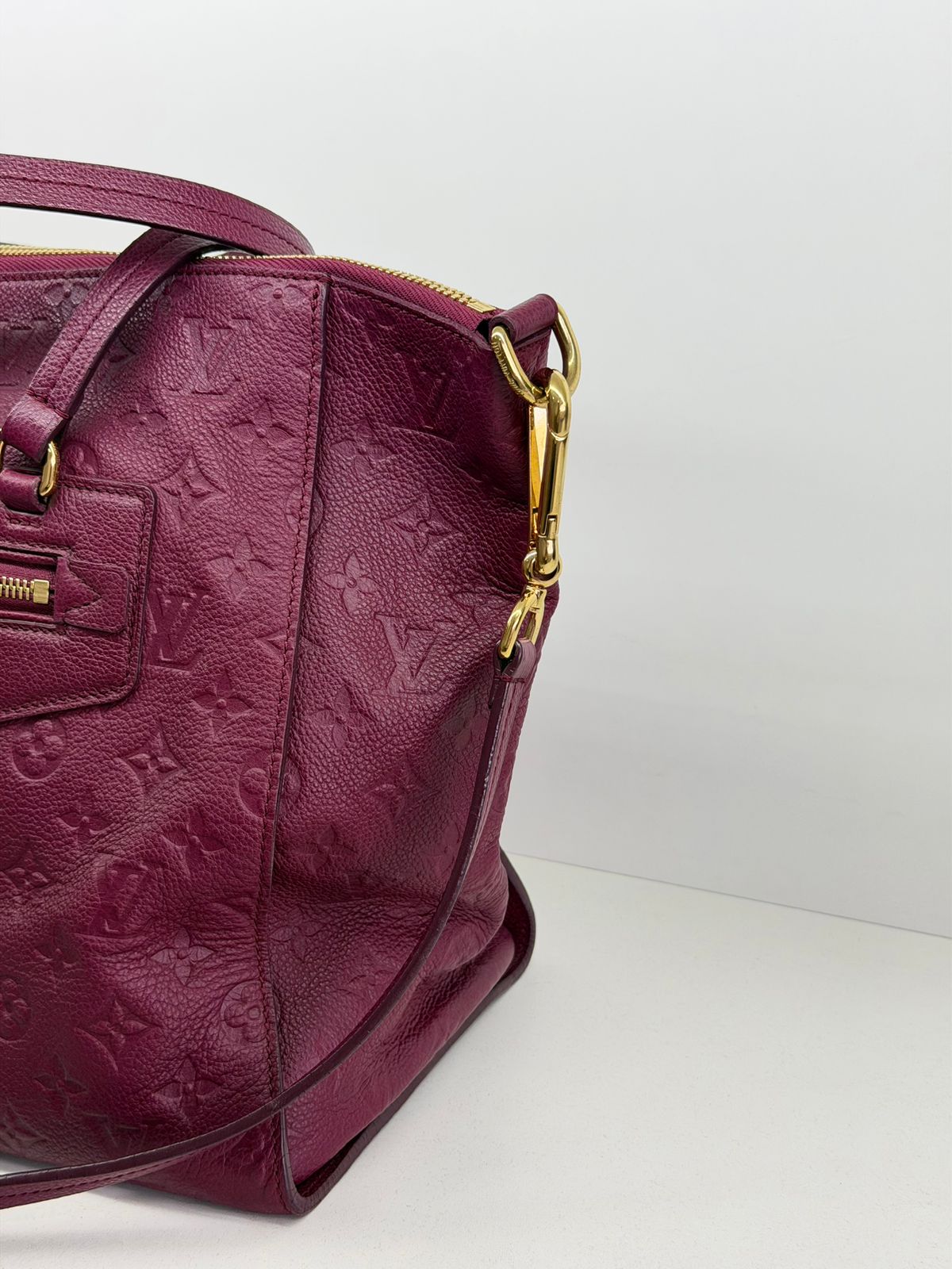 BOLSA LUIS VUITTON LUMINEUSE GM EMPREITE FUSCHSIA - Imagem 5