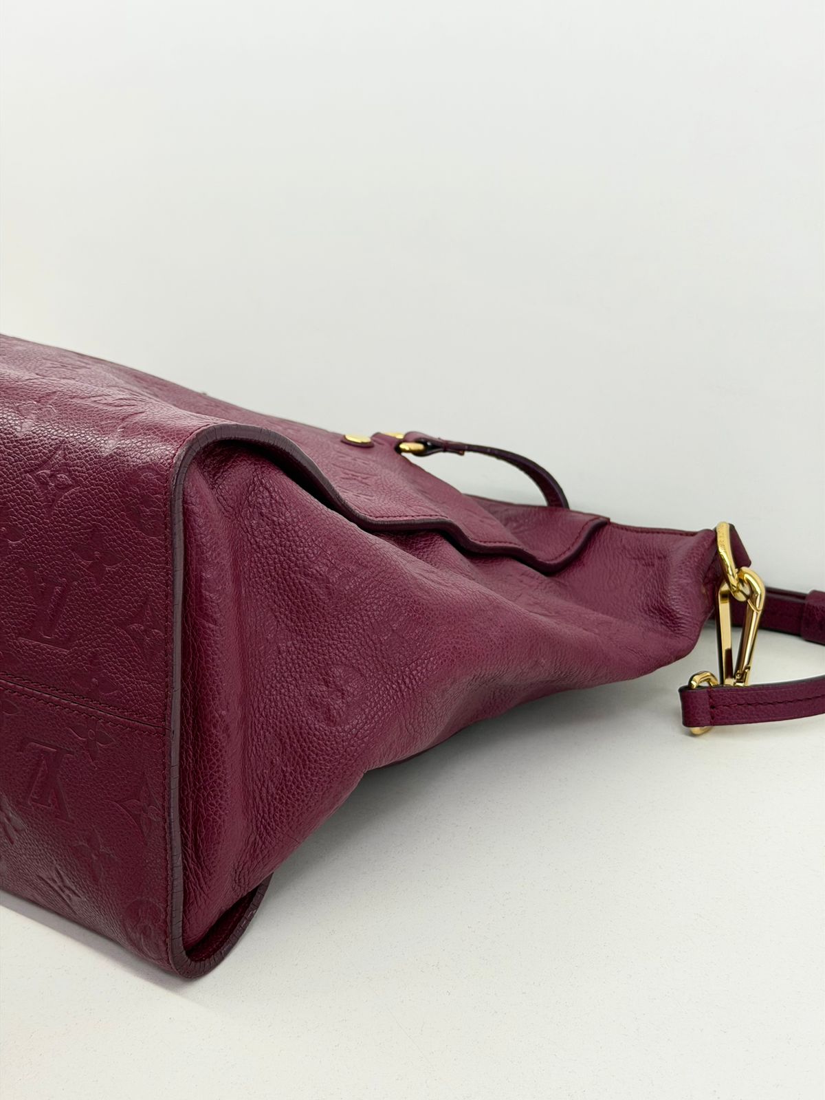 BOLSA LUIS VUITTON LUMINEUSE GM EMPREITE FUSCHSIA - Imagem 17