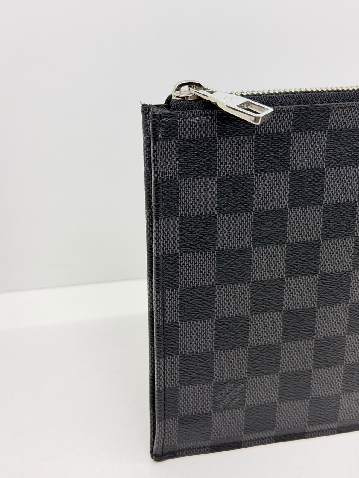 POCHETTE LOUIS VUITTON JOUR PM - Imagem 5