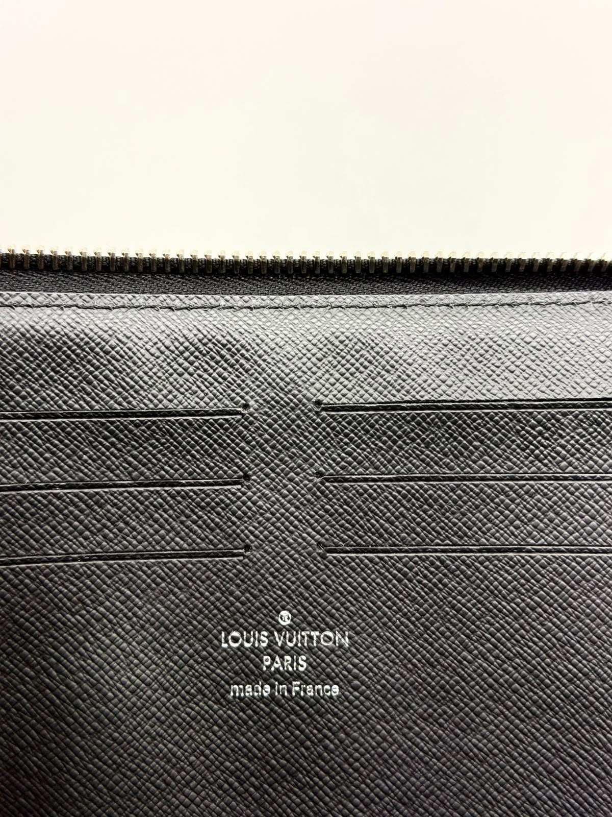 POCHETTE LOUIS VUITTON JOUR PM - Imagem 17